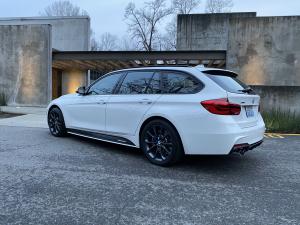 BMW 330i xDrive Touring M Sport 2017 года  (NA)